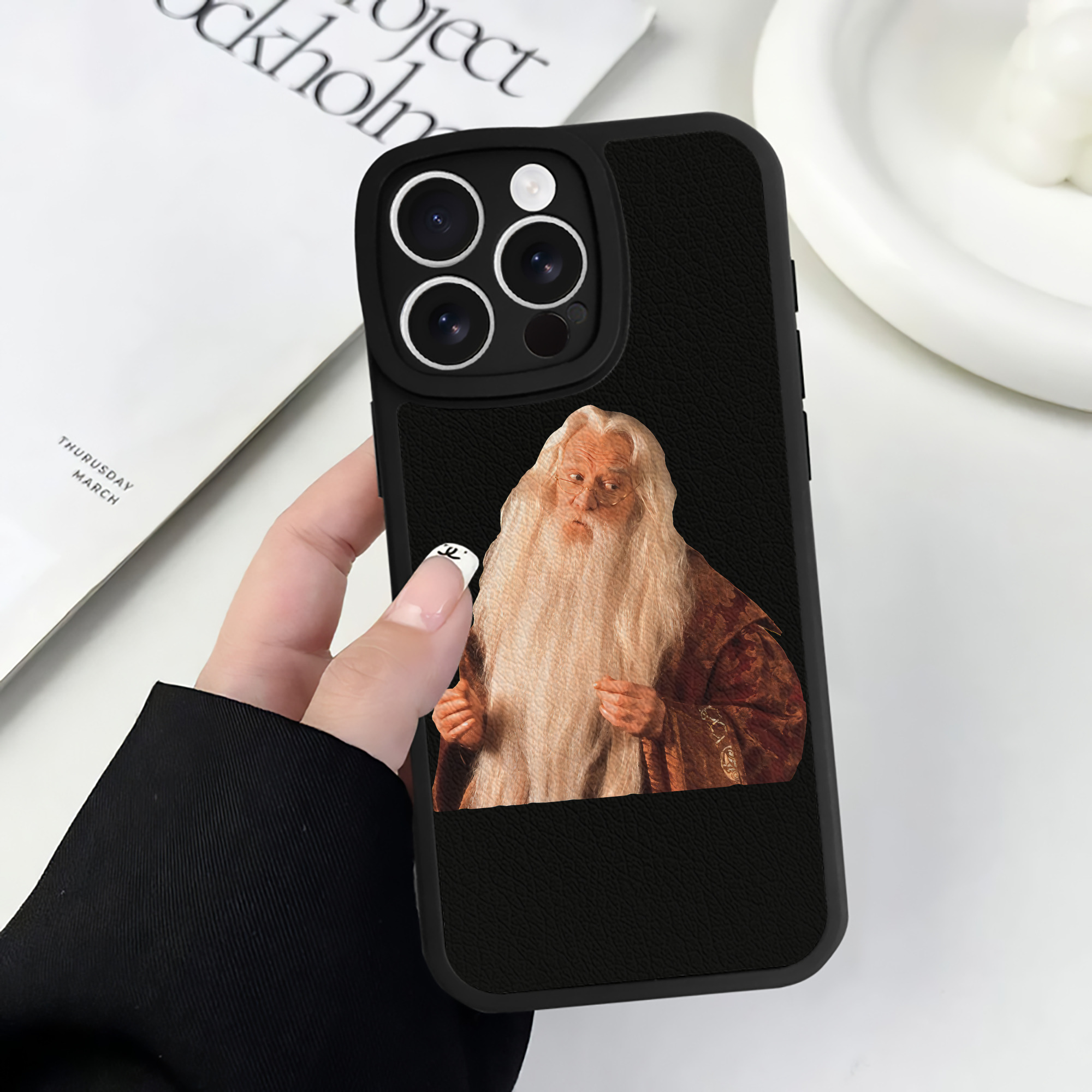 （画像用） Harry Potter ハリー・ポッターシリーズ 【iPhone 16シリーズ対応】シリコンスマホケース（レザー調） 材質：シリコン